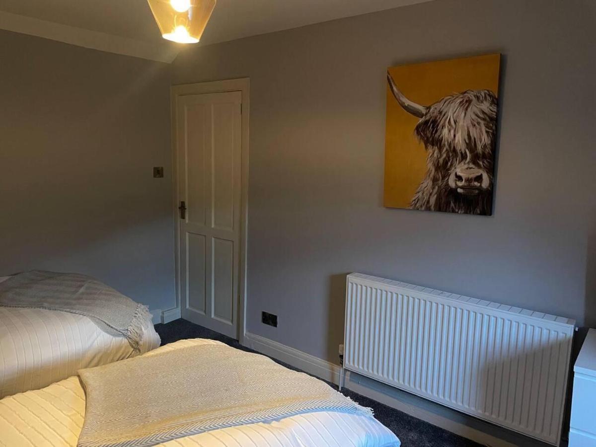 Cosy Apartment Above Village Pub Бакстон Экстерьер фото