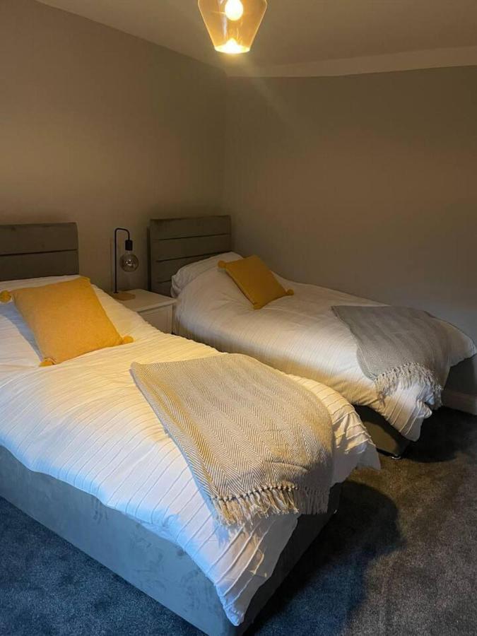 Cosy Apartment Above Village Pub Бакстон Экстерьер фото